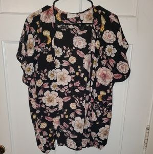 Floral Black flowy open blouse